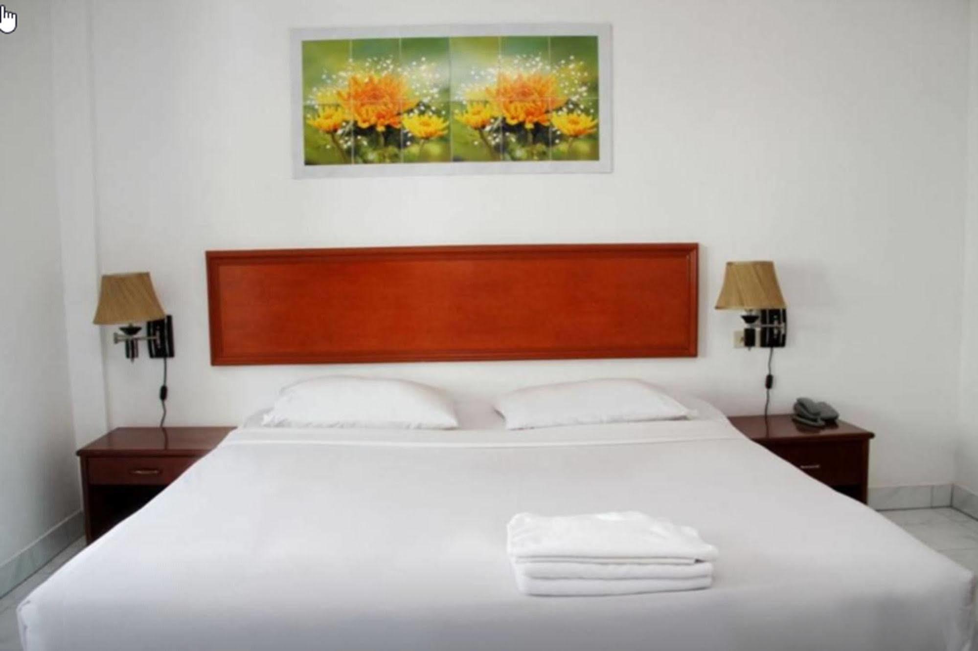 Welcome Inn Hotel @ Karon Beach. Single Room From Only 500 Baht Phuket Exterior photo